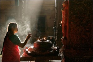 Prayer at Madurai Meenakshi temple